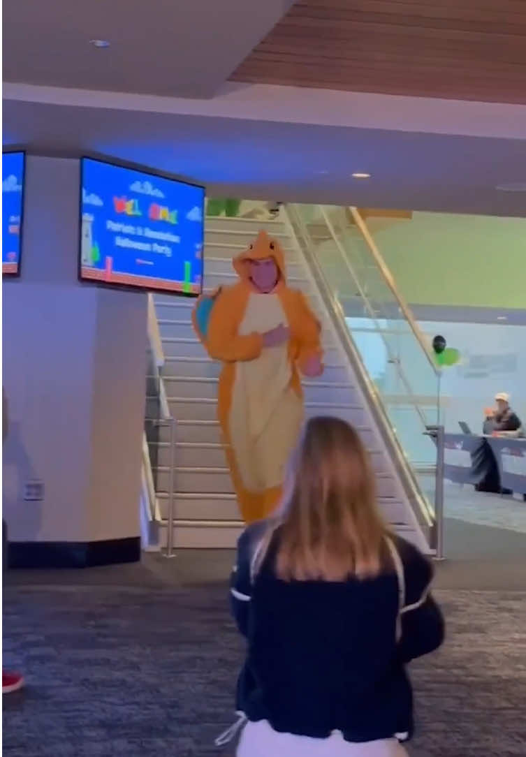 #drakemaye is for the kids ❤️ #newenglandpatriots #nfl (via mikereiss/X)