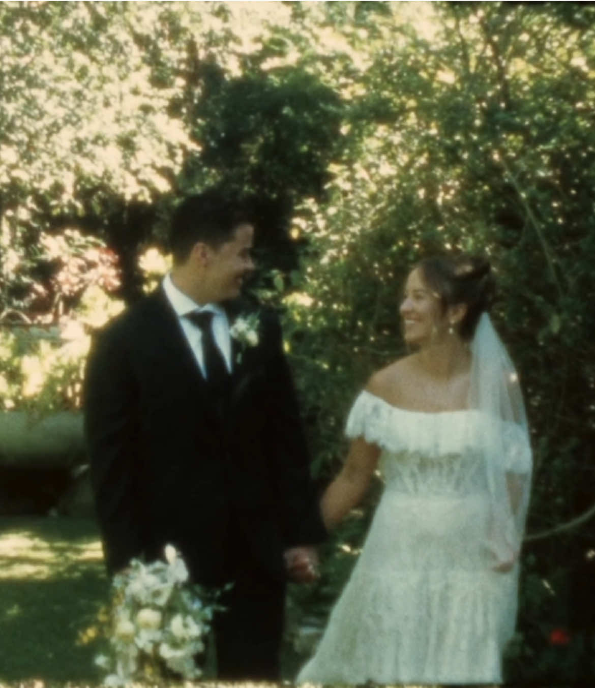 such a beautiful night to capture #vintagecamera #super8weddingvideographer #weddingfilm #weddingvideo #super8 