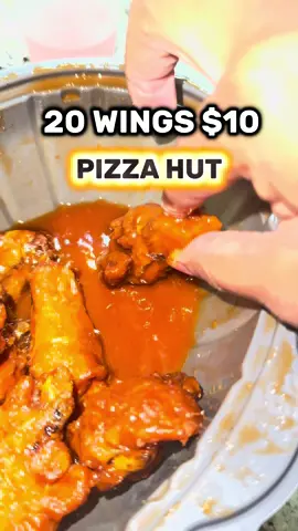 Pizza Hut wing Wednesday 🫶🏽 #wednesdayspecial #chicagotiktok #hotwings🔥 #foodietiktok 