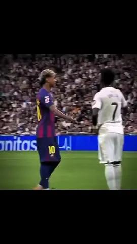 Beau moment de respect entre Vinicius et les joueurs du Barça, malgré la rivalité. #Vinicius #Respect #ElClasico #Football