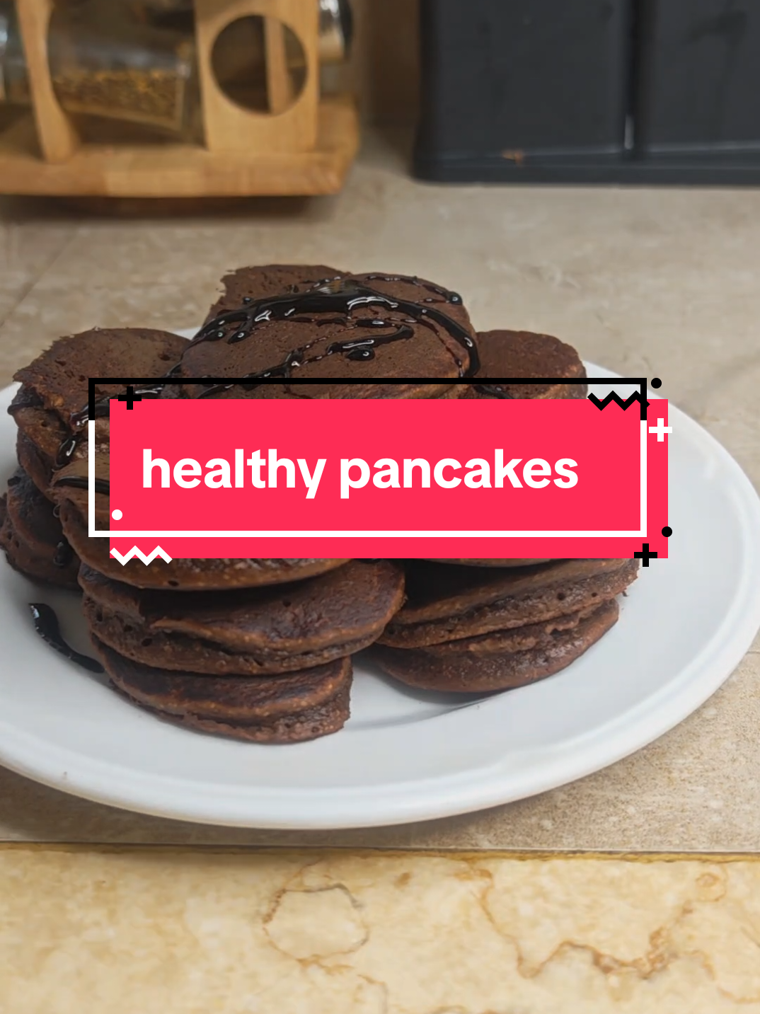 Recette de pancakes protéinés et naturels à base de flocons d’avoine, d’œufs, de dattes et de cacao. Une alternative saine et énergétique pour bien commencer la journée. Simple, rapide et sans sucre ajouté. وصفة بان كيك صحية وغنية بالبروتين مصنوعة من الشوفان والبيض والتمر والكاكاو. بديل طبيعي ومغذي لبداية يوم مليئة بالطاقة. سهلة التحضير وسريعة بدون سكر مضاف. Healthy and high-protein pancake recipe made with oats, eggs, dates, and cocoa. A natural and energizing alternative to start your day right. Simple, quick, and with no added sugar. #pancakes #recettefacile #وصفات_سهله #اكل_صحي  #healthyfood 