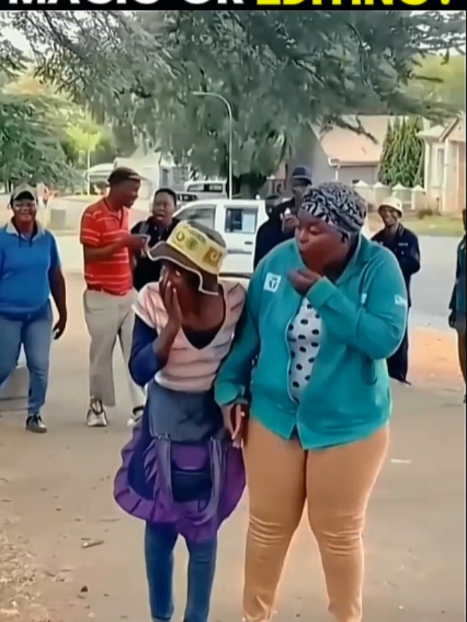 Magic or Editing? #magictrick #fyp #smallcreator 