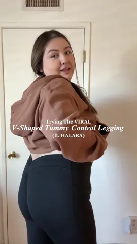 OBSESSED 🤩  @Halara_official  #halaraleggings #halaratiktokshop #flareleggins #activehalara 