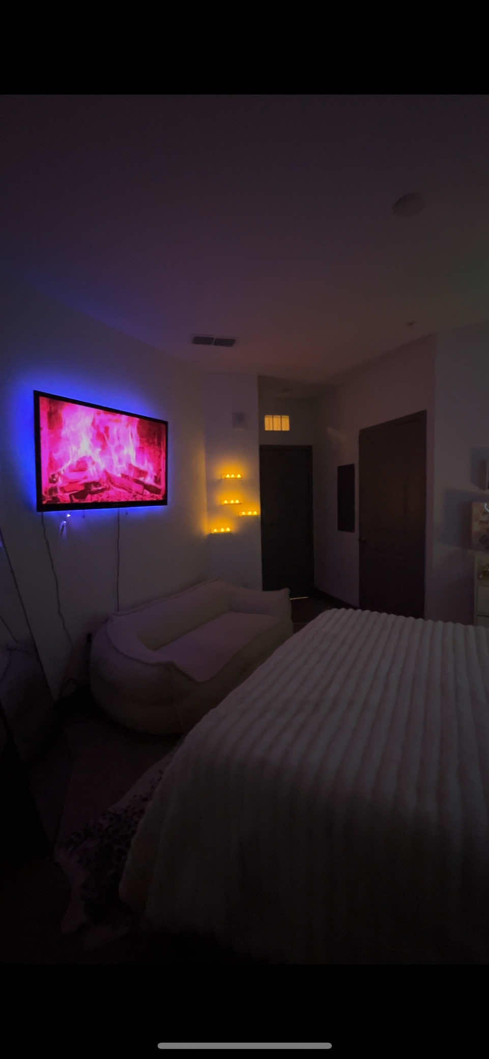 WHAT!! SO CUTE🎀 im obsessed my goal is to make my home so cute that i don’t even wanna leave. #bedroommakeover #apartmentdecor #bedroomdecor  Big Savings Bigger Hauls The Biggest Sale! Shop the trendiest at LOVEWE-HY,AUDREY WOO,LIVN CO Flagship Store,MOUGIGI,FunCcino,JSCCW,GOOLVV,Emma LOVE Aria,HR frames,CitiRoom,CJJaa434,EVAHU,Qijia,Girls' Hair Accessories Shop . 🔍 Search FWM95 to shop my trendies picks on SHEIN! 🔥 #SHEINsaveinstyle  #SHEINBlackfriday   Use 25PSHalessandrialux976 to get discounts! @SHEIN @SHEINpl_official 