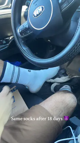 Almost 3 weeks ! Wearing these socks, 2 days to gooo 
