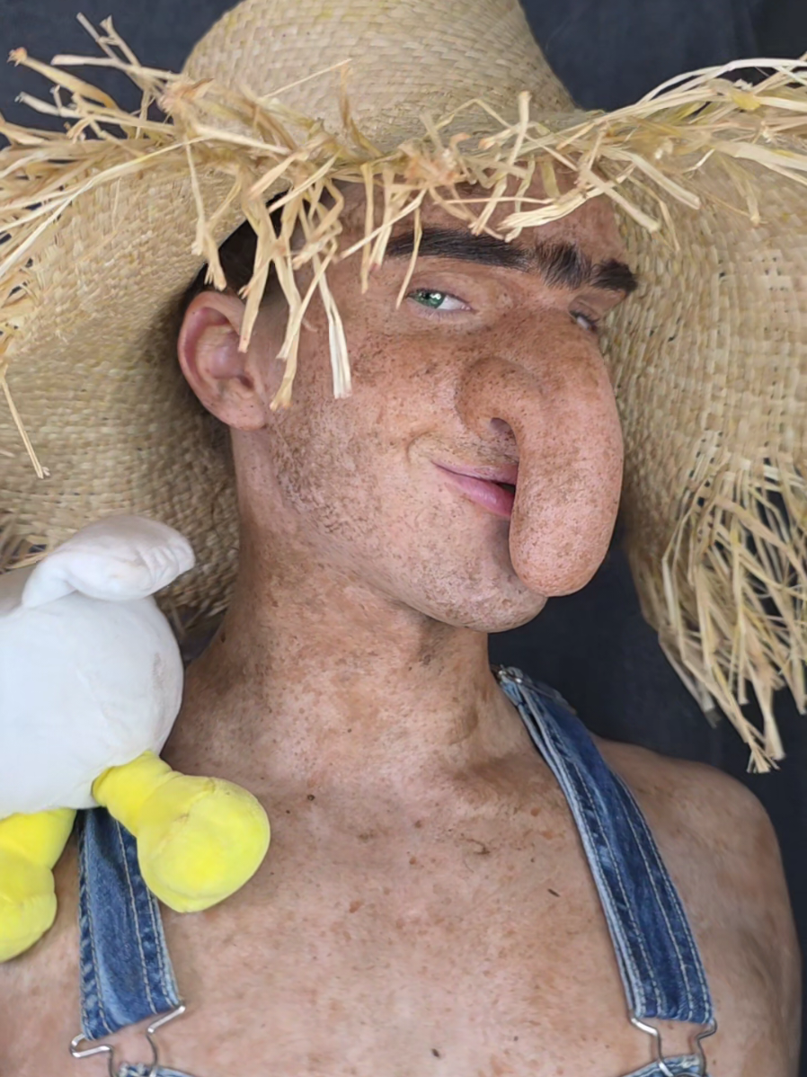 Hopw you're stacked on Emeralds, I'm open to trade✨️ #cosplay #halloween2025 #Minecraft #sfxmakeup #villager 