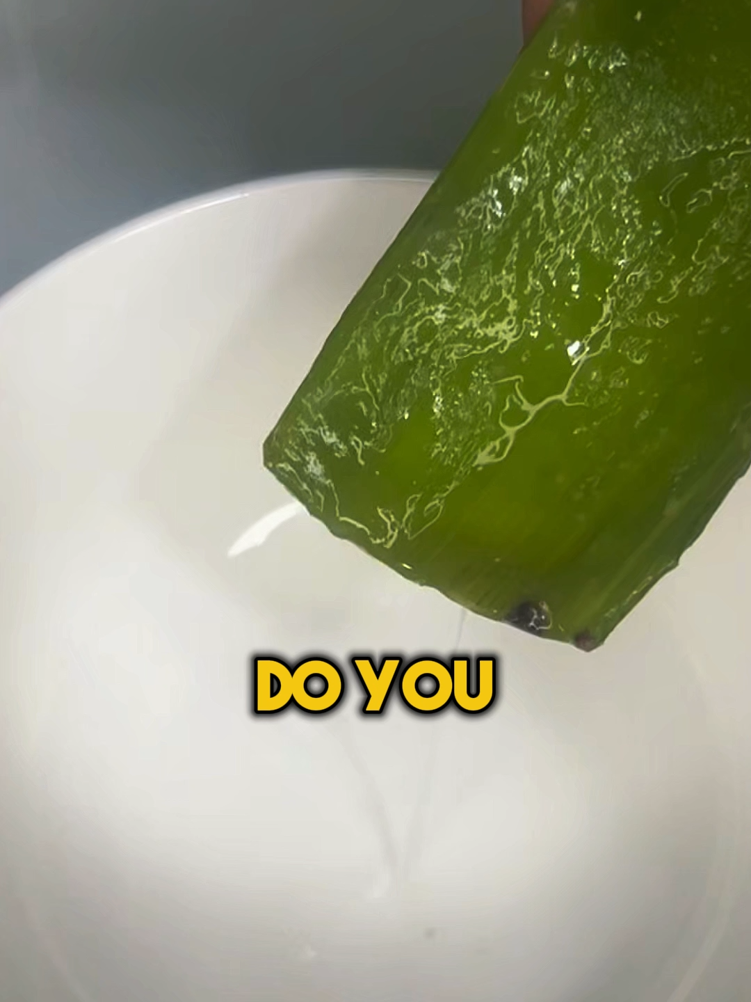 🌿 Did you know aloe vera may help support your skin’s natural collagen and keep it looking smooth and healthy? 💧 This simple aloe-based recipe helps hydrate the skin and promote firmness — a natural way to care for your glow at any age. ✨ It’s a gentle, homemade option that supports your skin’s natural renewal process and can help it look fresh and radiant over time. 🌸 If you love natural beauty tips and home remedies that help you feel confident in your skin, comment “YES COLLAGEN” 💬 and follow for more! 💚 #recipes #wellnesstip #naturalremedy #homeremedies #skincare #skin