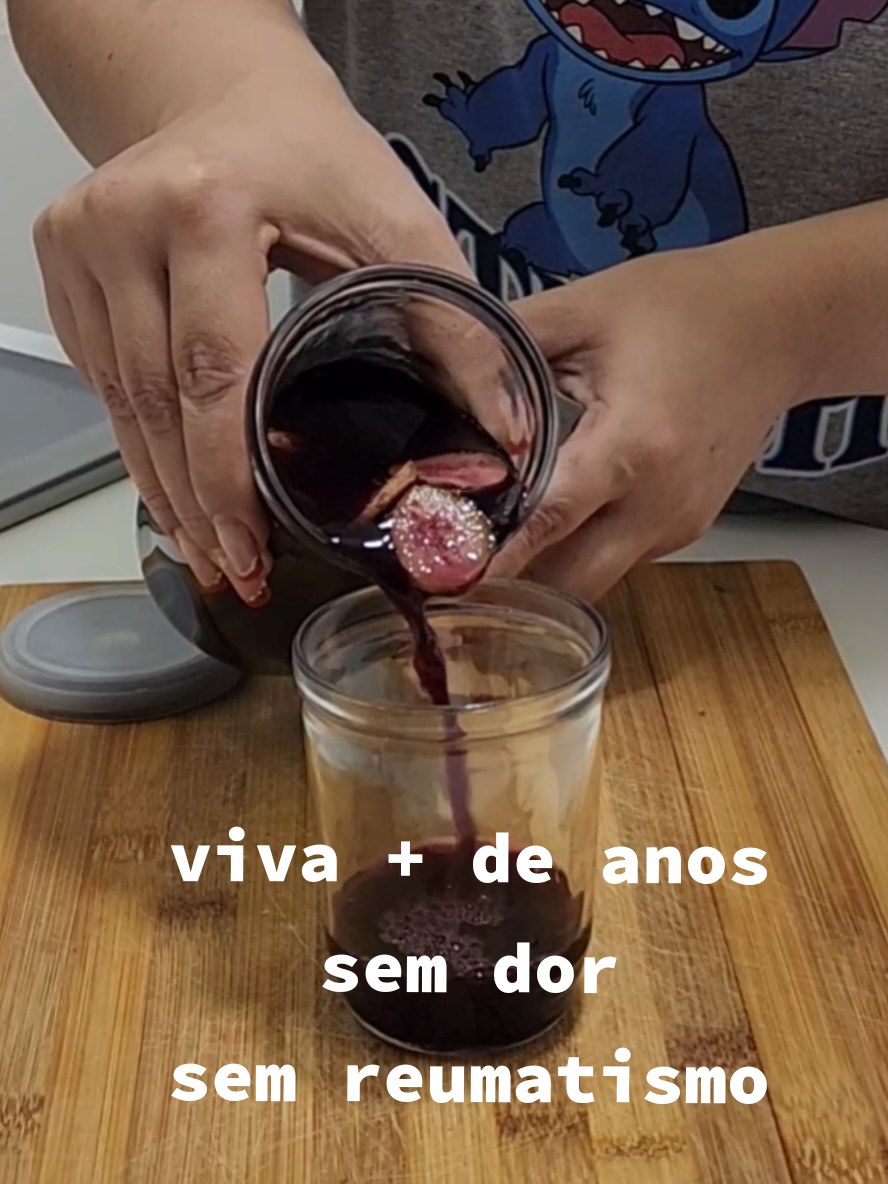 CURA TUDO ! NÃO ACREDITEI 😯 acaba com as dores . Melhora a circulação e aumenta imunidade.  Garrafada com sucupira para Dores Articulares! o segredo da minha vó  ❗ Apesar de todos os benefícios, é importante consultar um médico para saber se é possível fazer uso de medicamentos caseiros . Não se esqueça das contraindicações.  Obrigada 👍   Ingredientes: 2 sucupiras 3 rodelinhas de gengibre 5 cravos da índia 500ml de suco de uva integral   #garrafada #sucupira #saúde #uva #reumatismo 