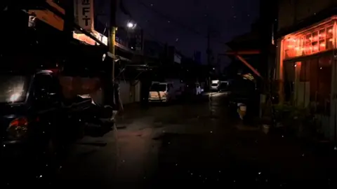 اوعي تجبر واحده تتعلق بحوبك#عمرو_حسن #استوريهات #amr_hassan #حزينہ♬🥺💔 #مشاهدات 