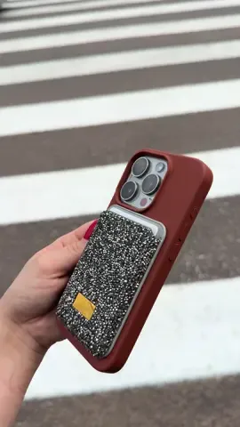 Porta cartão com indução 📲  #viraltiktok #capinhasdecelular #capinhascheck #acessorios #iphone17promax 