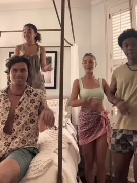 Obx cast is back!🫶🏼💗 I can't believe this is all going to end.🥹🫶🏼 #outerbanks #obxcast #drewstarkey #obx5 #madelyncline 