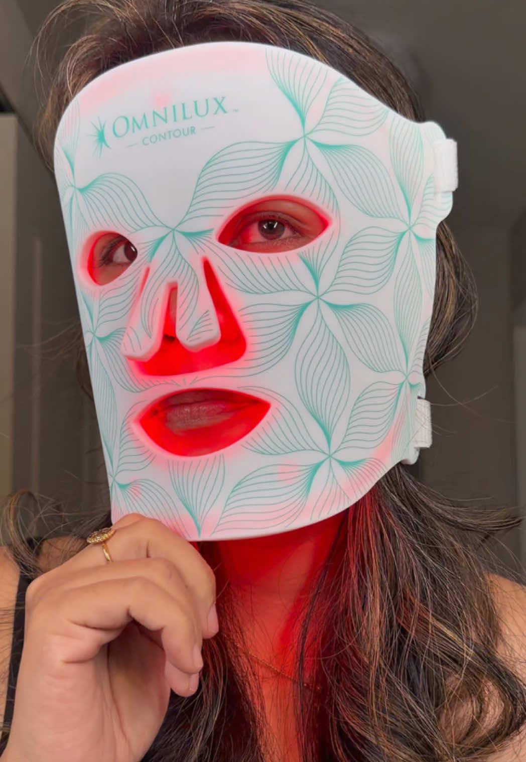 First of something new! My LED mask journey with @omniluxled Contour Face LED Mask. https://liketk.it/5tsl9 #OmniluxAmbassador #Omniluxled #redlighttherapy #tiktokpartner #apittiktok 