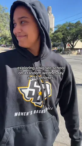 in our su gear and everything #sidequest #fypシ #utaustin @swag 