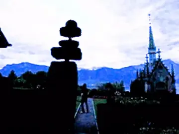 Kai Angel (настоящее имя — Дмитрий Ицков) — российский рэп-исполнитель. Родился 4 февраля 1997 года в Брянске.  kaicore.ru 24smi.org Начало творчества: в 21 год Ицков начал писать собственные треки под псевдонимом zavet. В 2018 году его заметили после съёмки клипа на песню «Кащенко» рэп-исполнителя Boulevard Depo.  kaicore.ru 24smi.org Развитие карьеры: Ицков активно сотрудничал с другими артистами, включая Хаски и Pussy Riot, и выпустил первый альбом под названием «Атана». В своей музыке он сочетал элементы экспериментального хип-хопа и других жанров.  kaicore.ru Переход к новому имиджу: в 2022 году Ицков решил сменить псевдоним на Kai Angel и выпустил альбом «Marilyn Manson», вдохновлённый творчеством рокера Мэрилина Мэнсона.  kaicore.ru Совместная работа с 9mice: Kai Angel познакомился с рэп-исполнителем Сергеем Дмитриевым, выступающим под псевдонимом 9mice, и они основали творческое объединение Viperr. Их совместная работа принесла им широкую известность, особенно после выхода альбома «Heavy Metal», который был написан под влиянием американской культуры.  kaicore.ru 24smi.org Личная жизнь: известно, что первой любовью Ицкова была южноафриканская певица Йоланди Фиссер, а в 2023 году он поддержал свою девушку Евгению Нирку после травли в соцсетях.  24smi.org Современные достижения: в марте 2024 года вышел альбом Kai Angel «God System», полностью состоящий из сольных песен Дмитрия. Также Ицков продолжает сотрудничать с 9mice, их совместная композиция «Любовь» получила положительные отзывы от поклонников.  #kaiangel #damage #viperr #doubler #rr #fyp #areyouhappy 