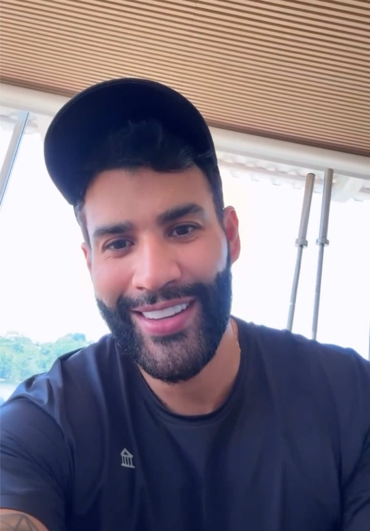 Aqui é onde o pai chora e o filho não vê 🏛️