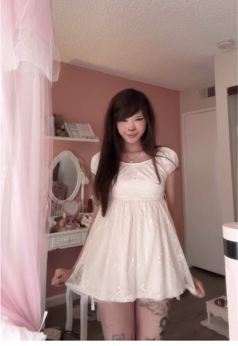 good little girl . . . Link in bio for discount on contacts!! Contacts used: “Dolly Hazel” by eyemoody