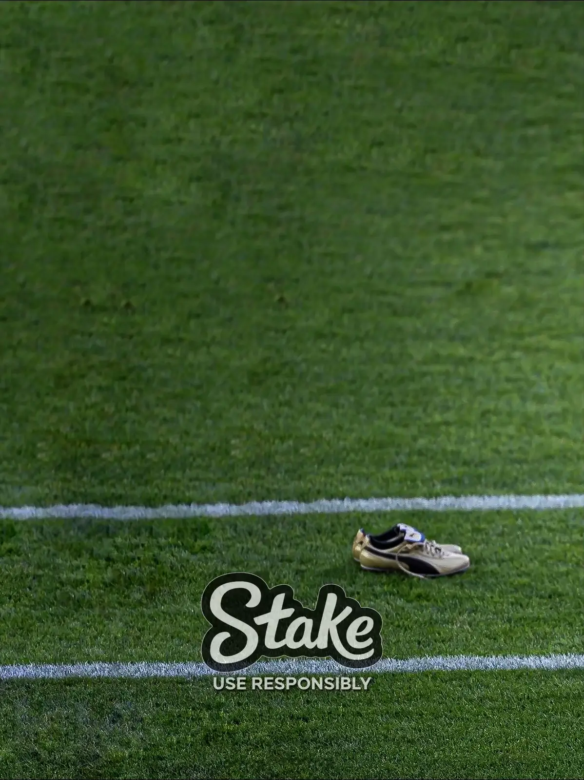 Ronaldo putting on his shoes to get ready for training session |  #ronaldo 