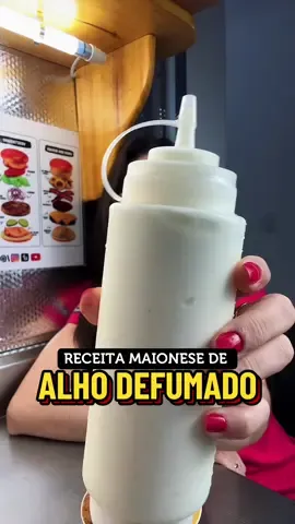 Essa receita combina com QUALQUER tipo de prato, desde um hambúrguer até em um churrasco, sério fica incrível!  ✅Bora para os ingredientes! 👉2 cabeças de alho grandes 👉2 colheres de sopa de azeite de oliva 👉Sal e pimenta do reino a gosto 👉2 colheres de chá de fumaça em pó  👉300 ml de leite integral GELADO 👉900 ml de óleo 👉3 colheres de sopa de suco de limão OU vinagre  👉1 colher de sopa de mostarda 👉1 colher de chá rasa de sal E você já fez Maionese de alho aí no seu delivery?! Comenta aqui pra eu saber e já me segue pra mais!  #foryoupage #fypシ゚ #empreendedorismo #delivery #receita 