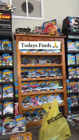 Yall find anything today? #hotwheels #hotwheelscollections #hotwheelshunting #hotwheelscollector #hotwheelstreasurehunt 