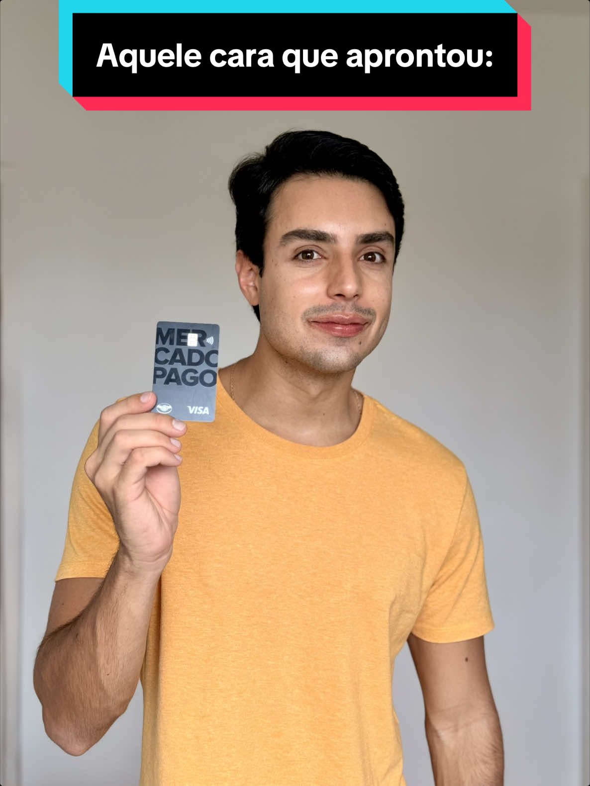 Porque uma coisa que surpreende mesmo é a Black Friday com o cartão de crédito do banco digital Mercado Pago. Com ele, você tem cashback na hora se for assinante Meli+ e parcelamento em até 21x no Mercado Livre.  Corre pra pedir o seu! *publi *Produto está sujeito à análise de crédito. O cashback do cartão de crédito do Mercado Pago é exclusivo para assinantes Meli+. Cashback em Meli Dólar. Consulte os limites de cashback em Meli Dólar e regras nos termos e condições do Meli+ em mercadolivre.com.br/30487 e de Meli Dólar em https://mercadolivre.com.br/ajuda/34874  #DescriçãoDeImagem: Marco Túlio está lavando louça e limpando a pia enquanto fala com a sua esposa. No vídeo, temos o texto 