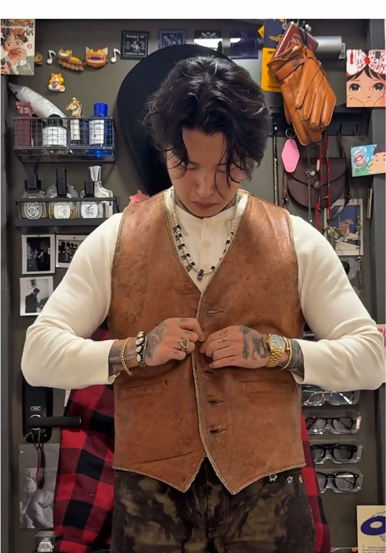 Poncho mood today.   Mixing western, vintage, and a touch of blue spirit. 🤠💎   Poncho: RRL @double_rl   Shirt: Wrangler @wrangler   Henley: Glad Hand @gladhand_official   Vest: L.L.Bean Vintage @llbean   Pants: Levi’s 517 Custom @levis   Shoes: Lucchese @lucchese   Bag: The MBS @thembs_official   Necklace: L1m.Liam @lim.liam   Ring: Glad Hand @gladhand_official   Bracelet: Native American Jewelry / Cartier @cartier   Watch: Rolex   Mist: d’Alba @dalba_korea   Hair Spray: Amos @amosprofessional   Perfume: Creed Virgin Island Water @creedboutique   #OOTD #fashiontok #mensgrooming #americana #vintageoutfit