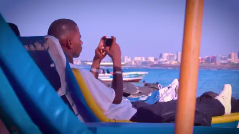 @Poullosophe validé disponible le 01 novembre  #221🇸🇳 maximum de partage @Abdoul et Mariata @CAPO  OFFICIAL 