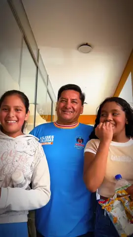 Mis ahijados muy lindos, un honor ser su padrino de promoción 