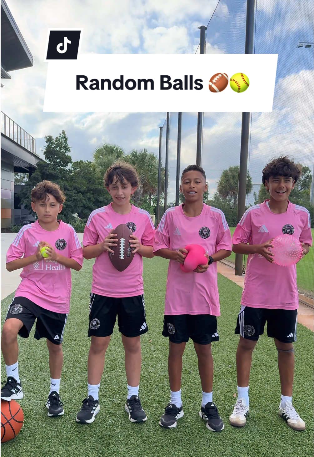 Who has the best touch with these balls? 🤣🎾🏈 Our U14s stepping up for October’s @Baptist Health Challenge! ⚡️