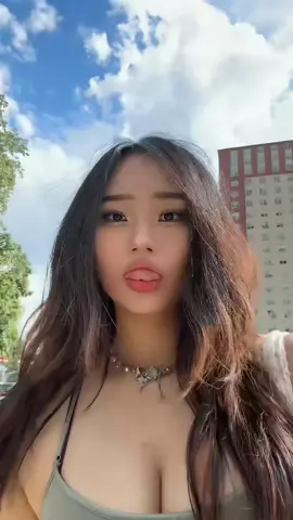 Miami nights still shining 🌴✨ Golden hour never ended. #Miami #Nightlife #GoldenHour #BeachLife #GlowUp