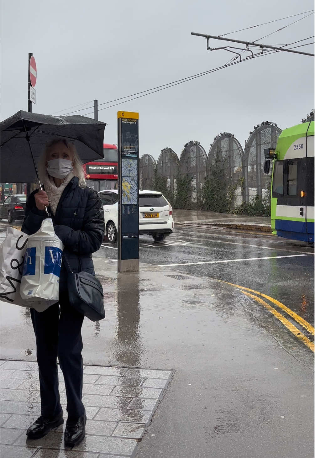 London West Croydon Rainy vibes 🇬🇧 🌧️ | #uk #london #croydon #centrallondon #10millionviews 