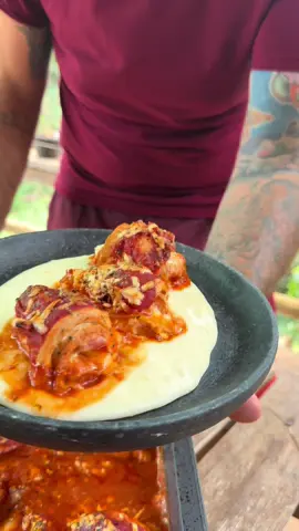 Supreme de frango fácil  Esse é o supreme de frango que não precisa empanar, para variar no dia dia é uma beleza, e não se esqueça: pensou frango pensou @avivaroficial  já salva essa dica se não: NÃO VAI DÁ CERTO! 😅🫶🏻 Gostou do conteúdo? Siga Chef Dornelles e aprenda receitas fáceis e criativas.  Vem ser meu Trenzin 🚂🧡 . . .  #comidamineira #avivar  #receitasfaceis  #fogaoalenha P ubli 