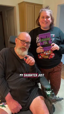 Papa Apple Pie gives his seal of approval! #papaapplepie #BookTok #withkatelyn #newbook 