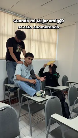 Cuando tu amigo se está enamorando 🥺😡 #mejoramiga #mejoramigo #mejoresamigos #enamorados #enamorada 