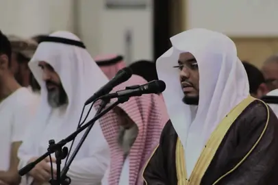 ۞ وَاعْبُدُوا اللَّهَ وَلَا تُشْرِكُوا بِهِ شَيْئًا ۖ وَبِالْوَالِدَيْنِ إِحْسَانًا وَبِذِي الْقُرْبَىٰ وَالْيَتَامَىٰ وَالْمَسَاكِينِ وَالْجَارِ ذِي الْقُرْبَىٰ وَالْجَارِ الْجُنُبِ وَالصَّاحِبِ بِالْجَنبِ وَابْنِ السَّبِيلِ وَمَا مَلَكَتْ أَيْمَانُكُمْ ۗ إِنَّ اللَّهَ لَا يُحِبُّ مَن كَانَ مُخْتَالًا فَخُورًا #اكتب_شي_توجر_عليه #قران #ياسر_الدوسري #سبحان_الله_وبحمده_سبحان_الله_العظيم #لا_اله_الا_الله 