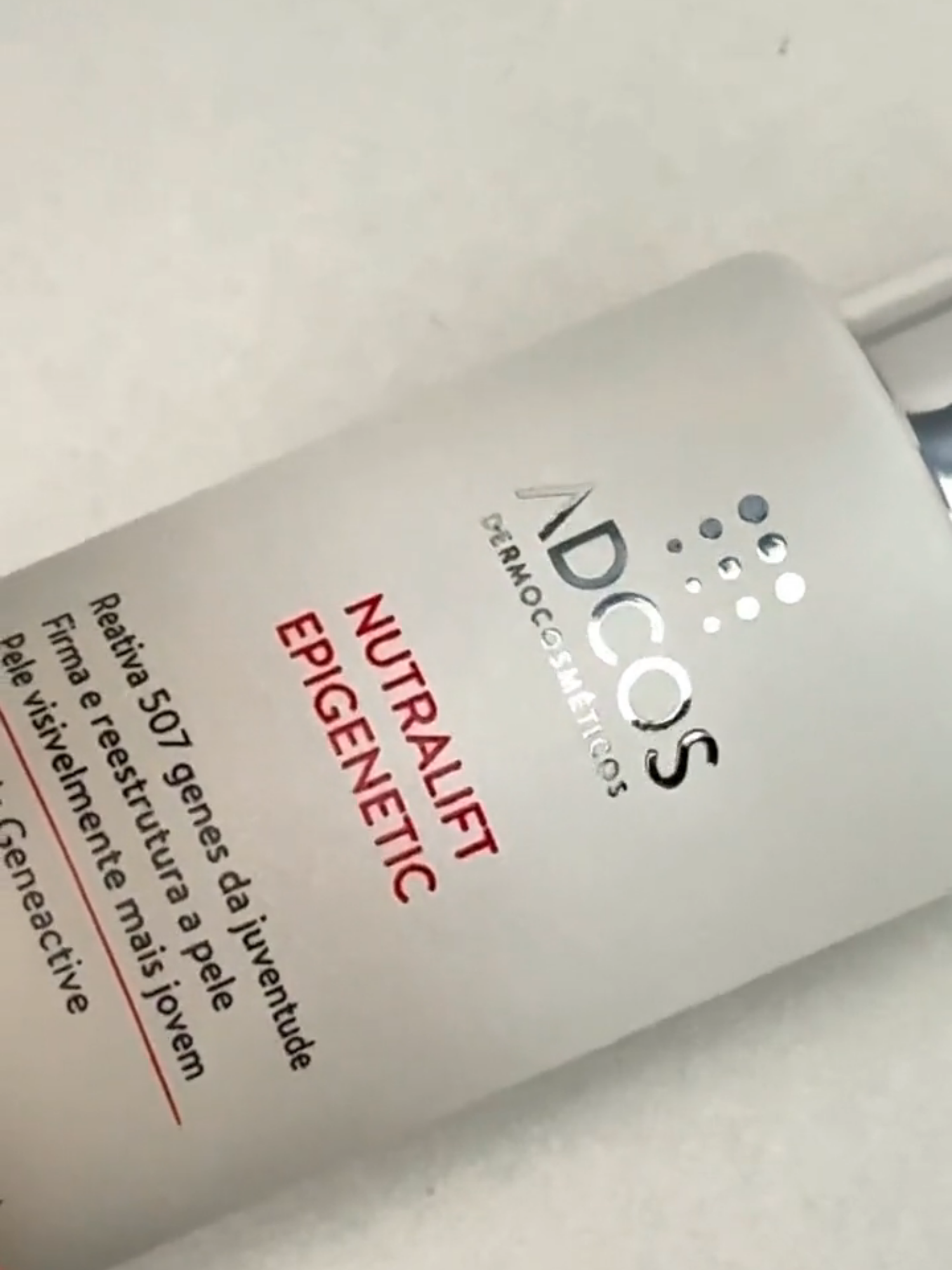 Um produto capaz de reativar 507 genes da juventude? 😍 Sim, ele existe: Nutralift Epigenetic, com efeito inspirado no microagulhamento! #adcos #microagulhamento #skincare #skintok