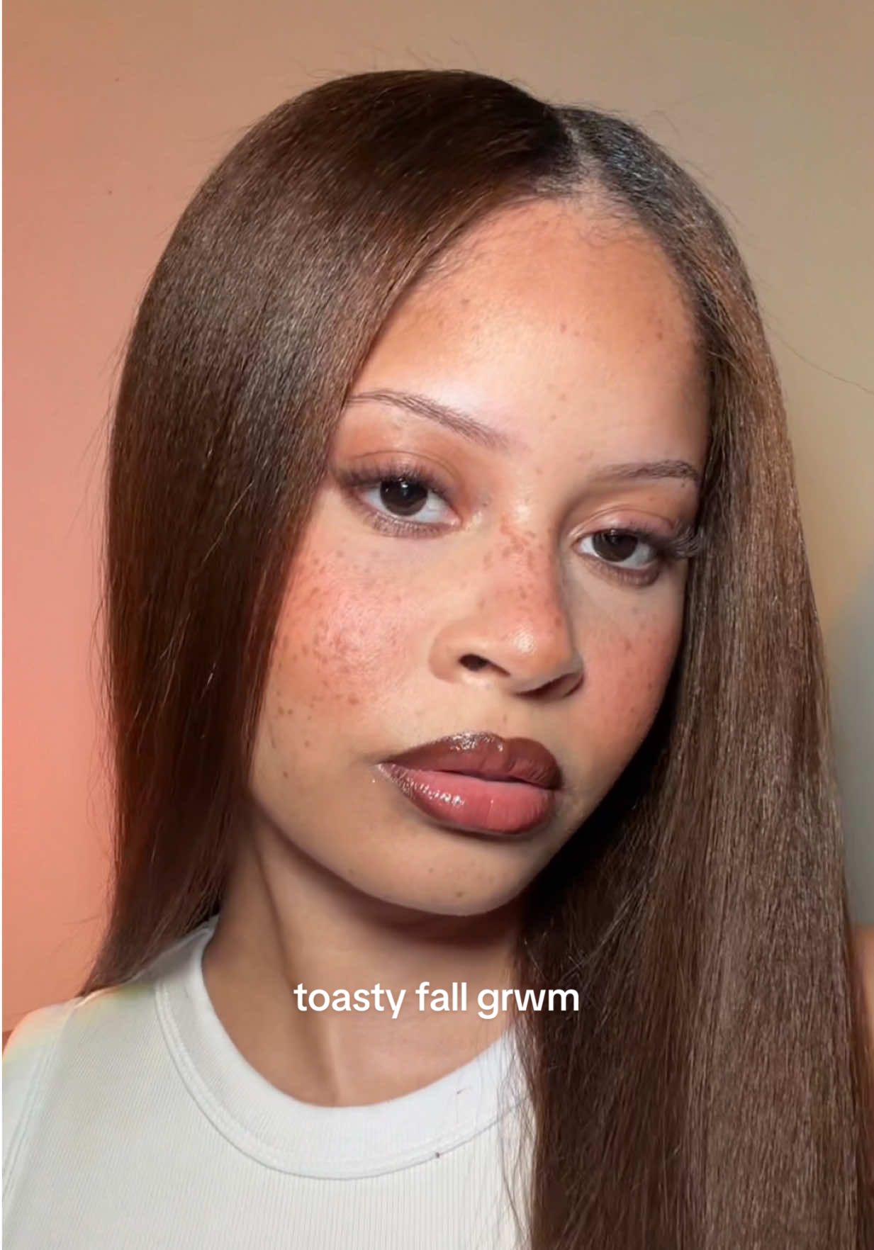 cozy fall makeup 🤎🧸🍯✨ #fallmakeup #naturalmakeup #glowymakeup #makeuptutorial #glowyskin 
