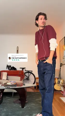 Replying to @julissacordovar Finally got some flip flops! Is my lucas scott costume complete? Let me know If I missed anything! #lucasscott #chadmichaelmurray #onetreehill #oth #halloweenlook 