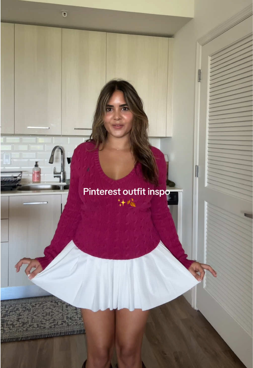 Pleated skirts + cable knit sweaters>> 🍂 #fallfashion 