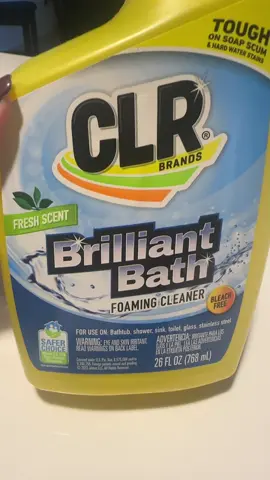 I really think I got a defective product. This thing smells so bad like old urine, and let me tell you, there’s nothing fresh about this scent. Have you tried it? If so what scent did you get and how does it smell? #iwannaknow #clr #cleaning #fyp 