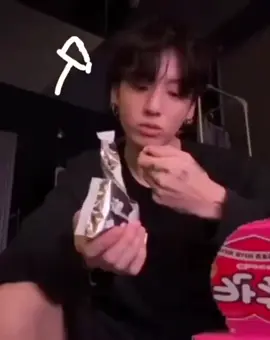 Jung kook 💜  Inveja tenho da sortuda que pescou esse peixe hahaha Ela deve está passando bem hein kkkkkkkkkkkkkkk #jungkook #editbts #btsarmy #foryou #fyp 