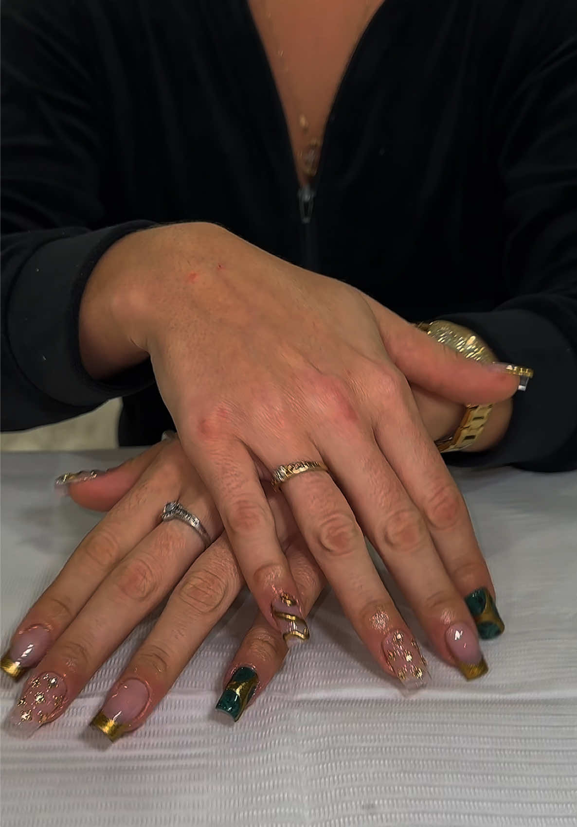 Kills it everytimeeee @Vivacious Nails✨  Halloween set, who am I gonna be?!?? #fyp #lysssavage #halloween #halloweennails 