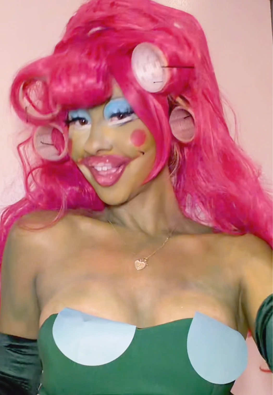 Mama Toad anyone? #thumbelina #mamatoad #halloweencostume2025 