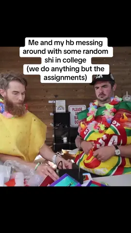 We allways find something in campus to fw during our “assignment time” #fyp #imbrandonfarris #college #relatable #viral 