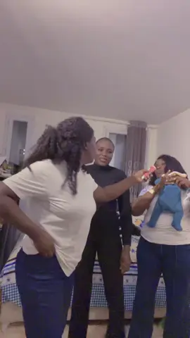 #tiktokfrance🇨🇵 #pourtoiii #tiktokguinee224🇬🇳lovepartoi #@@bibi la pierre noire 