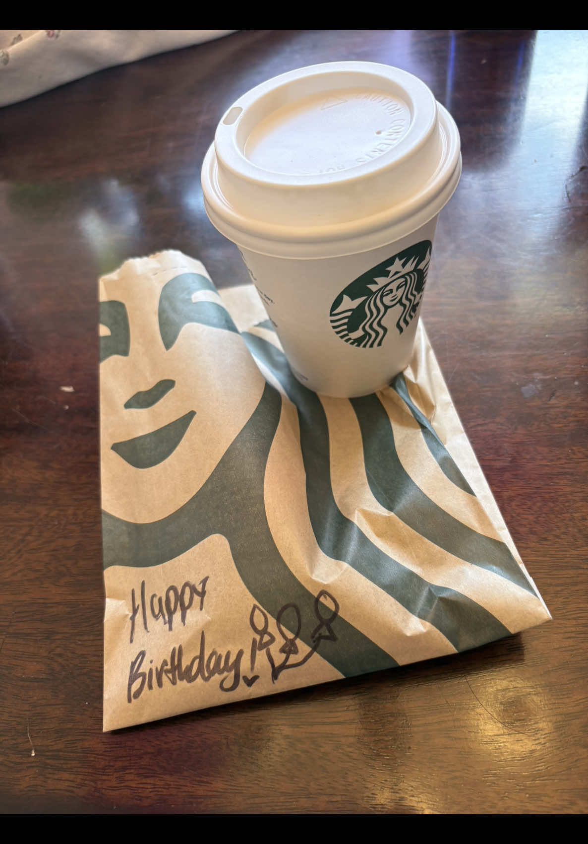 Pedindo café no drive-thru do Starbucks 🧋#fyp #starbucksdrinks #ingles 