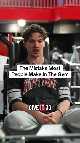 What mistake is more common in the gym? #gymtips #bodybuilding #gymhumor 
