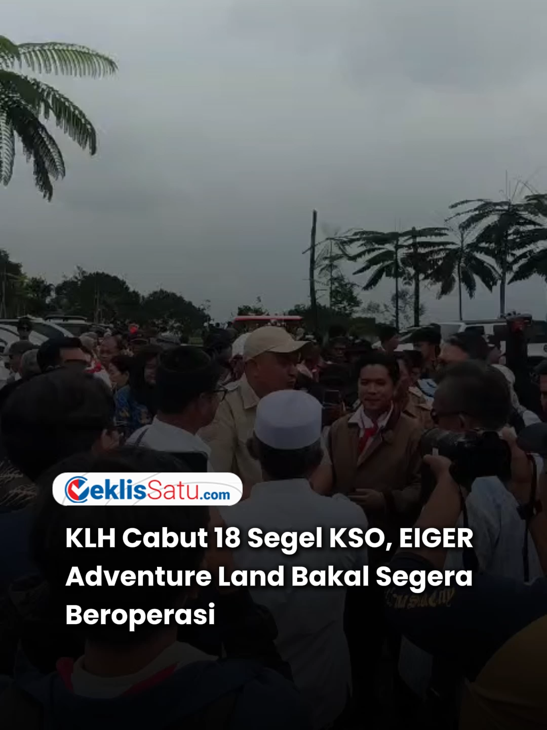 BOGOR - Doa dan harapan ribuan pekerja di 18 KSO kawasan Puncak, Bogor terkabul. Kementerian Lingkungan Hidup (KLH) bakal mempersilahkan kawasan ekowisata termasuk EIGER Adventure Land kembali beroperasi. Kabar baik itu diungkapkan Anggota DPR RI, Mulyadi dalam acara penanaman pohon di area parkir EIGER Adventure Land (EAL) bareng jajaran Kementerian LH dan Bupati Bogor Rudy Susmanto serta jajaran Pemkab Bogor, Selasa (28/10/2025).