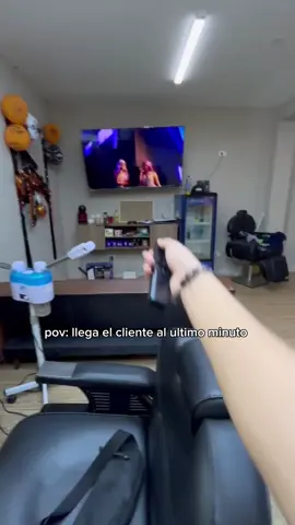 pov llega el cliente al ultimo minuto / @JVC JOYAS  #mateovalencia22 #barberia #barbero #cortedepelo #joyas 
