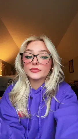 @KOMI #powertocreators 💜