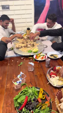 #السماوه_مدينتي🇮🇶❤️ يا الله اللهم صلي على محمد وال محمد #اكسبلورexplore مطعم كباب التسعين عنوانة فلكه الخشابه سايدين سفان مجاور نقابه العمال ٠٧٨١١١١٧٥٩٠